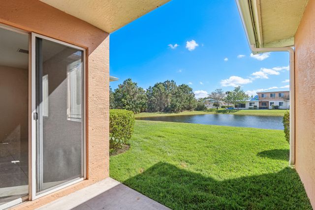 2584 SW Stockbridge Sq Square SW, Vero Beach, FL 32962