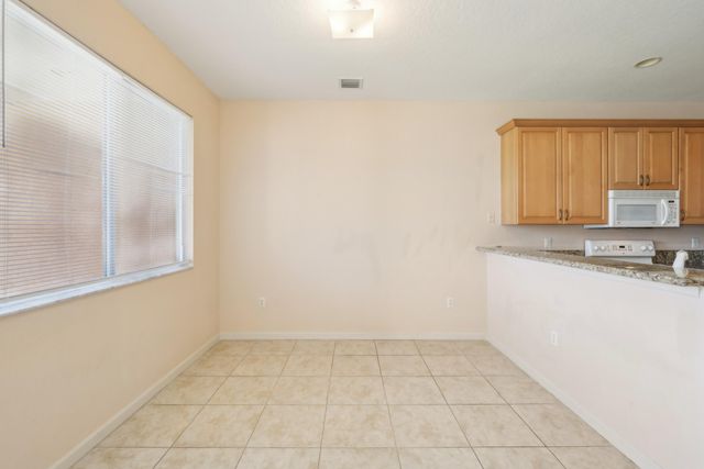 2584 SW Stockbridge Sq Square SW, Vero Beach, FL 32962