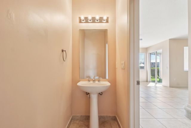 2584 SW Stockbridge Sq Square SW, Vero Beach, FL 32962