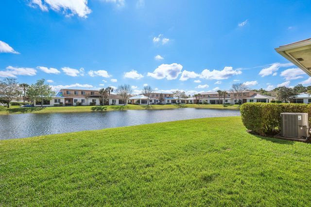 2584 SW Stockbridge Sq Square SW, Vero Beach, FL 32962