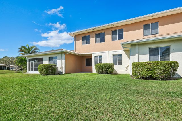 2584 SW Stockbridge Sq Square SW, Vero Beach, FL 32962