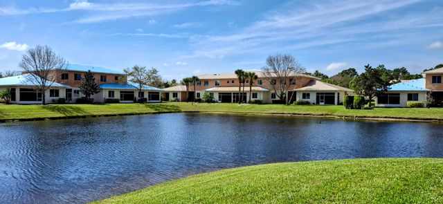 2584 SW Stockbridge Sq Square SW, Vero Beach, FL 32962