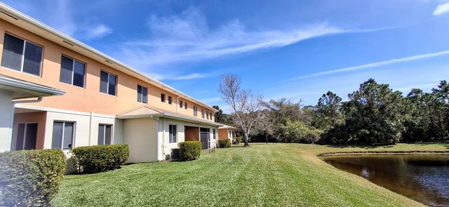 2584 SW Stockbridge Sq Square SW, Vero Beach, FL 32962