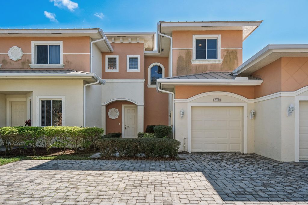 2584 SW Stockbridge Sq Square SW, Vero Beach, FL 32962