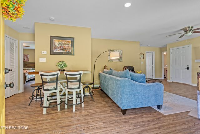 105 Wealdwood Drive, Clinton, TN 37716