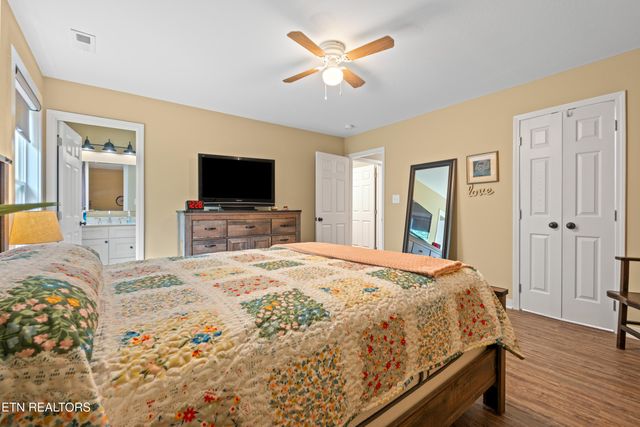 105 Wealdwood Drive, Clinton, TN 37716