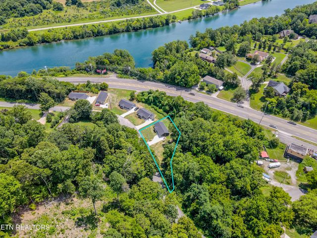 105 Wealdwood Drive, Clinton, TN 37716