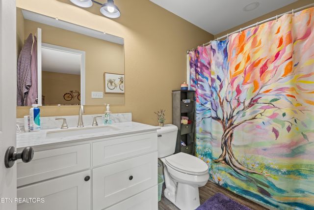 105 Wealdwood Drive, Clinton, TN 37716