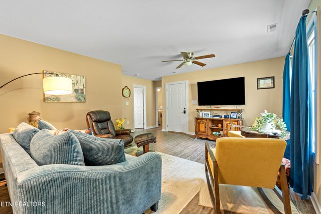 105 Wealdwood Drive, Clinton, TN 37716