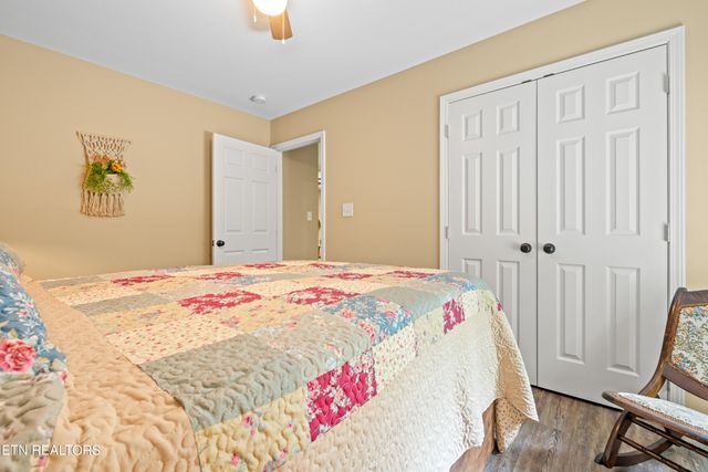 105 Wealdwood Drive, Clinton, TN 37716