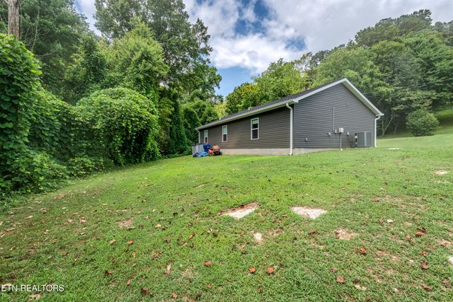 105 Wealdwood Drive, Clinton, TN 37716