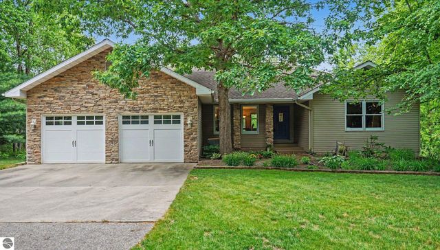 1560 Bruder Drive, Mt Pleasant, MI 48858