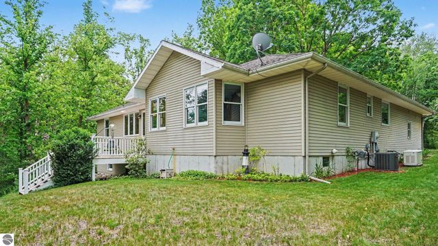 1560 Bruder Drive, Mt Pleasant, MI 48858