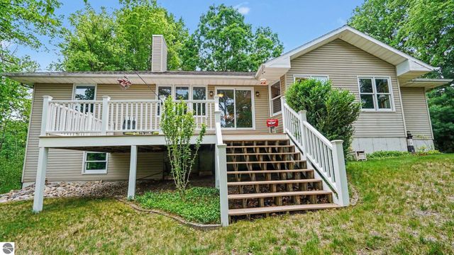 1560 Bruder Drive, Mt Pleasant, MI 48858