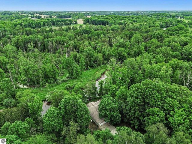 1560 Bruder Drive, Mt Pleasant, MI 48858