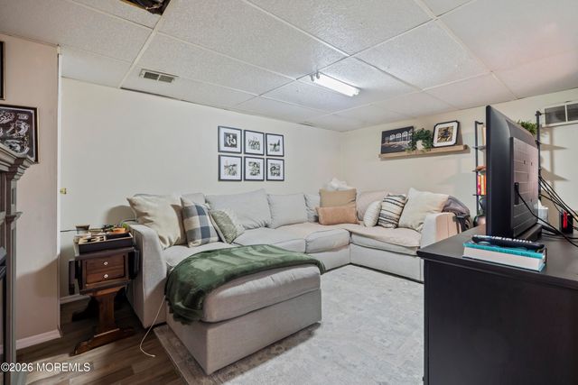 282 Parkview Terrace, Lincroft, NJ 07738
