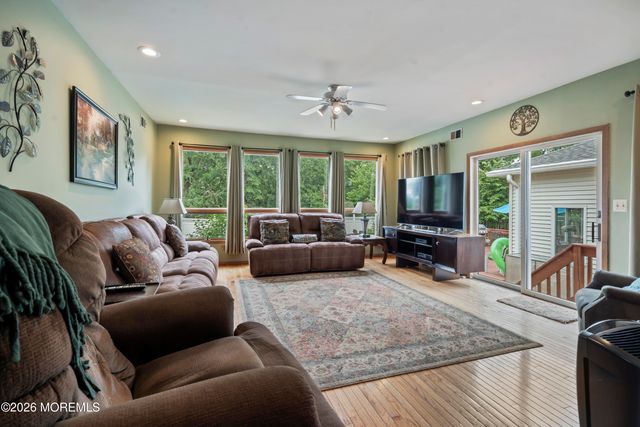 282 Parkview Terrace, Lincroft, NJ 07738