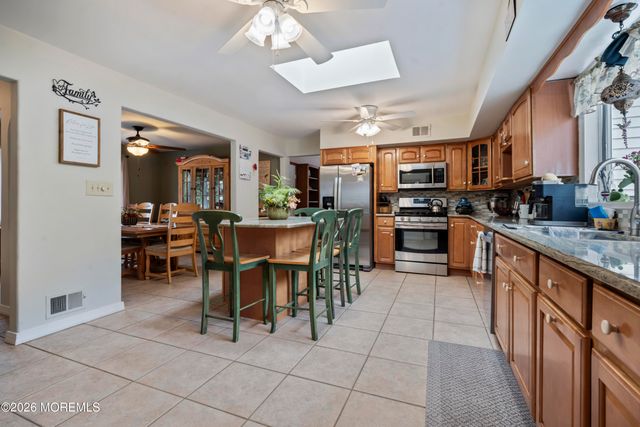 282 Parkview Terrace, Lincroft, NJ 07738