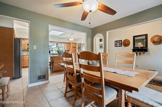 282 Parkview Terrace, Lincroft, NJ 07738