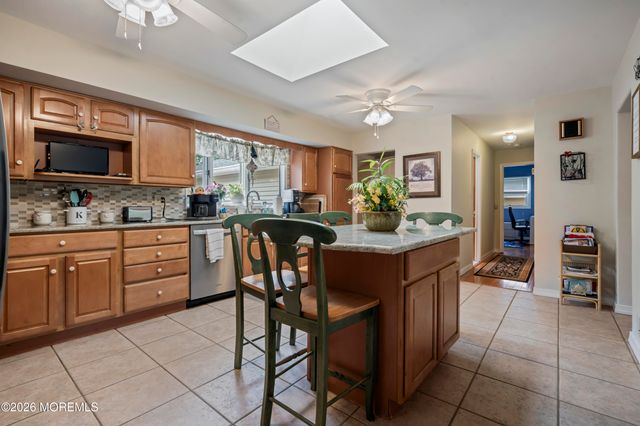 282 Parkview Terrace, Lincroft, NJ 07738