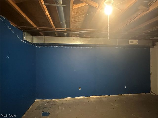 360 James Avenue, Akron, OH 44312