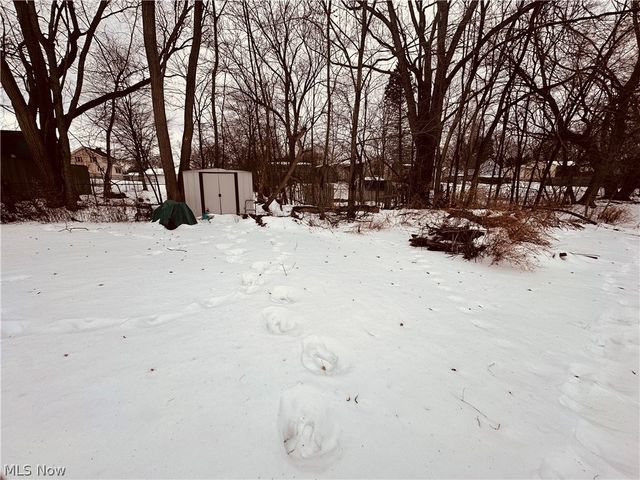 360 James Avenue, Akron, OH 44312