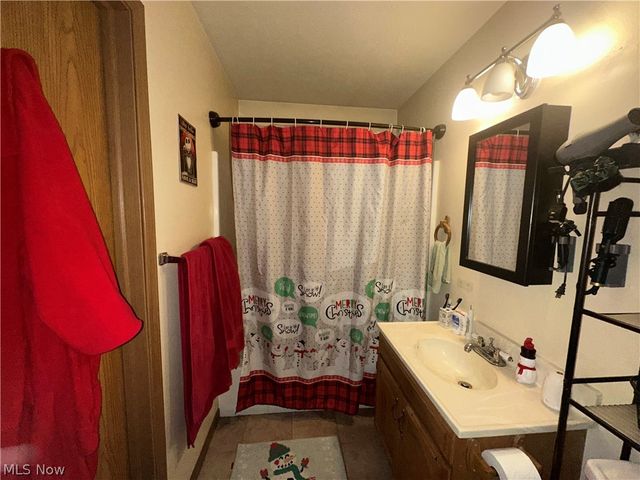 360 James Avenue, Akron, OH 44312