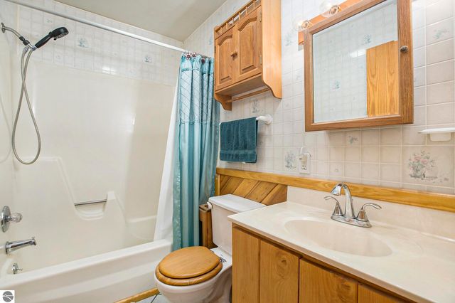 8901 Lake Ann Road, Lake Ann, MI 49650