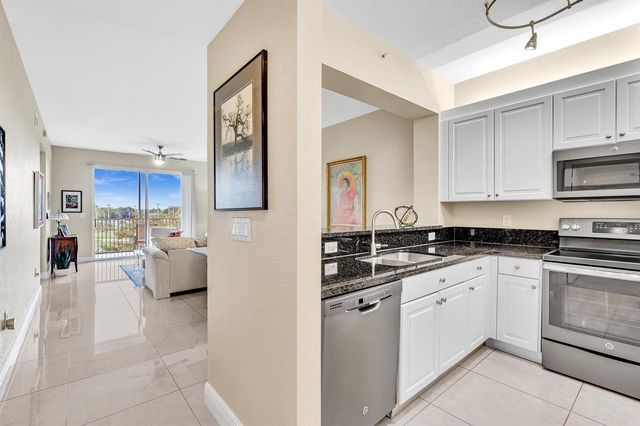 7735 Yardley Drive 406, Tamarac, FL 33321