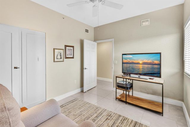 7735 Yardley Drive 406, Tamarac, FL 33321