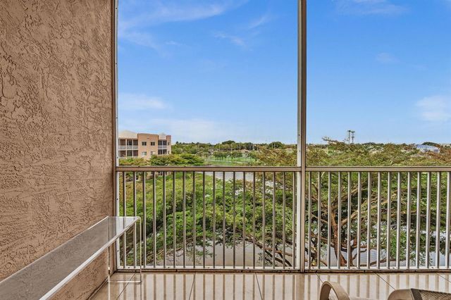 7735 Yardley Drive 406, Tamarac, FL 33321