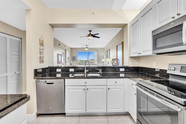 7735 Yardley Drive 406, Tamarac, FL 33321