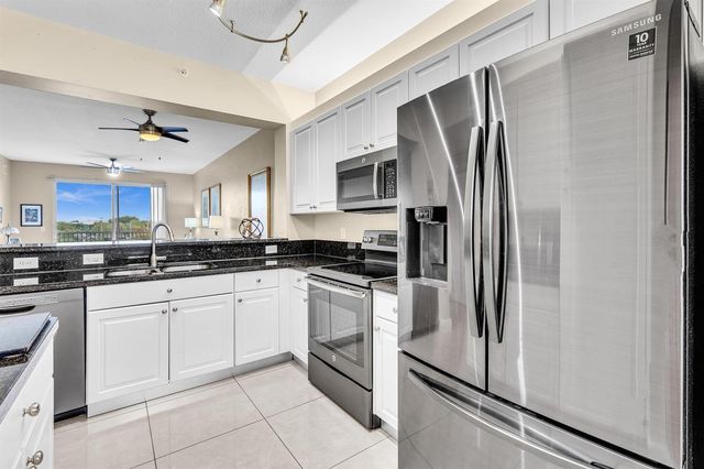 7735 Yardley Drive 406, Tamarac, FL 33321