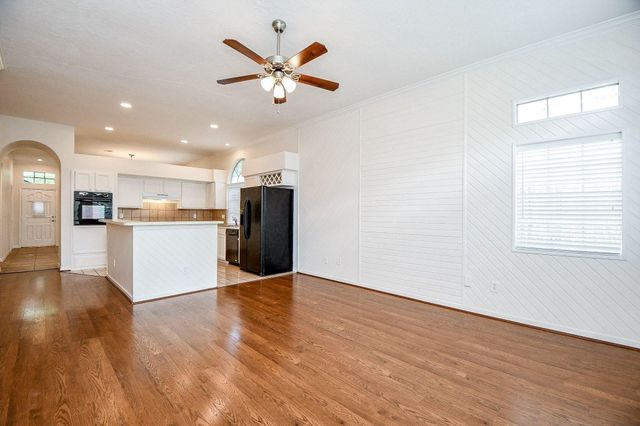 7130 River Garden Drive, Houston, TX 77095