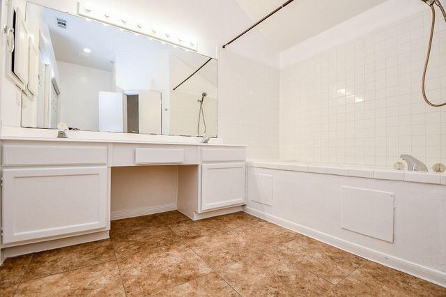 7130 River Garden Drive, Houston, TX 77095