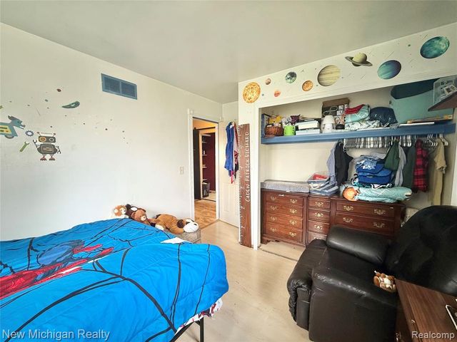 1054 Ransom Drive, Grand Blanc, MI 48507