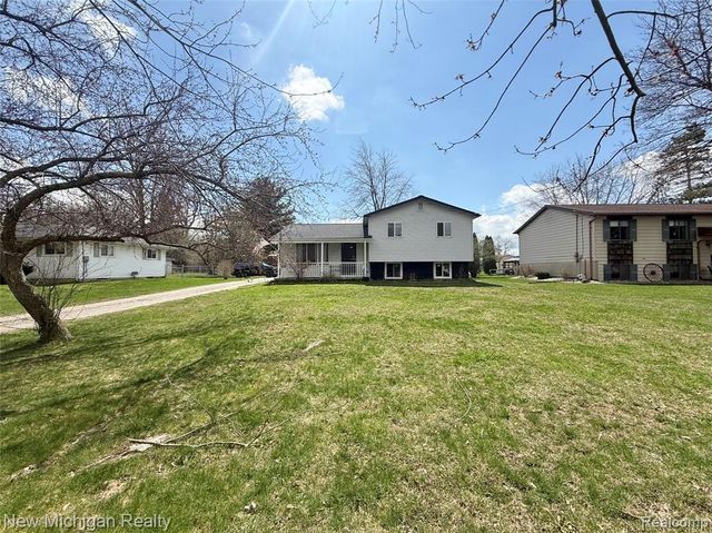 1054 Ransom Drive, Grand Blanc, MI 48507