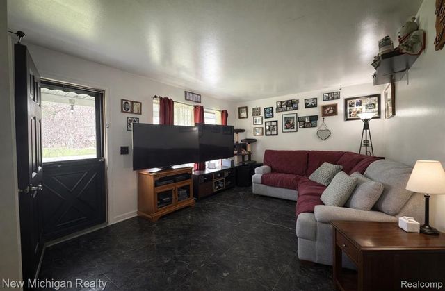 1054 Ransom Drive, Grand Blanc, MI 48507