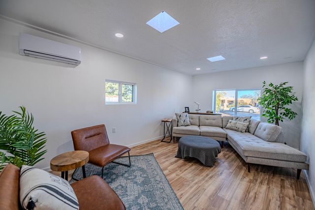 5512 Granite Avenue NE, Albuquerque, NM 87110