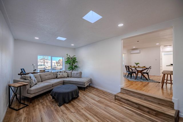 5512 Granite Avenue NE, Albuquerque, NM 87110