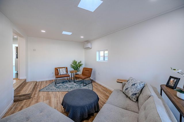 5512 Granite Avenue NE, Albuquerque, NM 87110