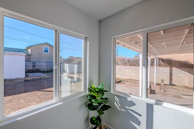 5512 Granite Avenue NE, Albuquerque, NM 87110