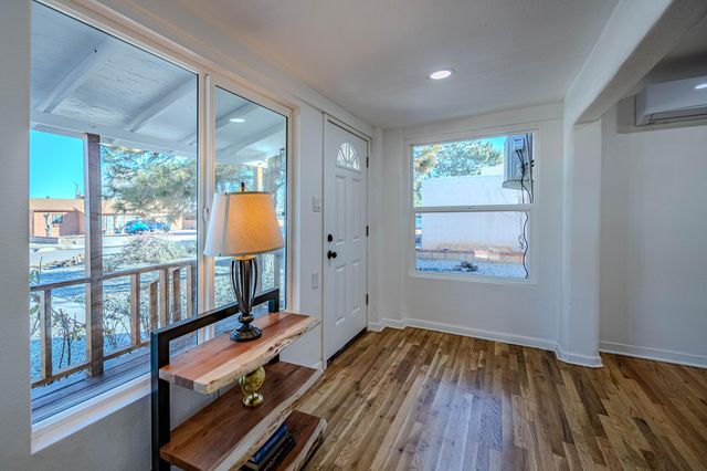 5512 Granite Avenue NE, Albuquerque, NM 87110