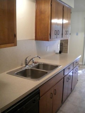 1305 Glenda DR A, Round Rock, TX 78681
