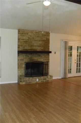 1305 Glenda DR A, Round Rock, TX 78681