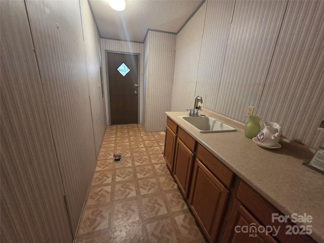 4944 Largo Court, Conover, NC 28613