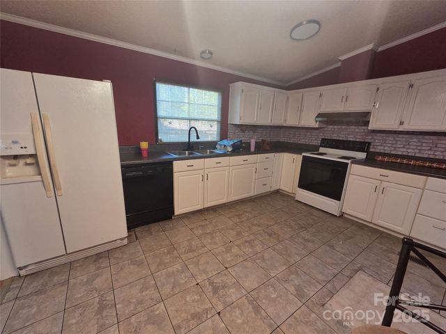 4944 Largo Court, Conover, NC 28613