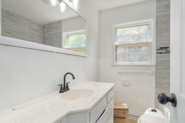 1012 E Morningside Street, Springfield, MO 65807