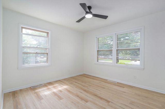 1012 E Morningside Street, Springfield, MO 65807