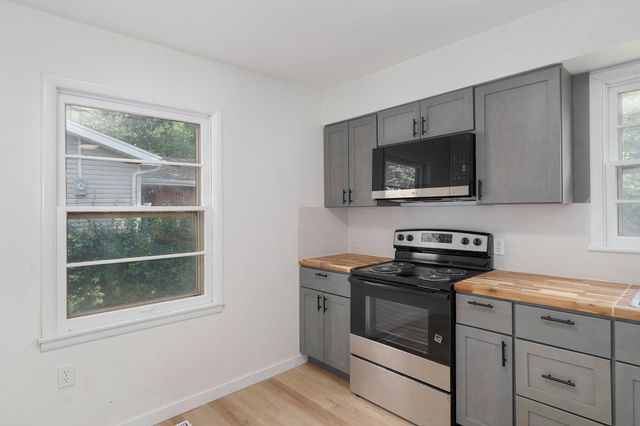 1012 E Morningside Street, Springfield, MO 65807